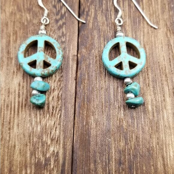 Turquoise stone 925 stamped earrings E274